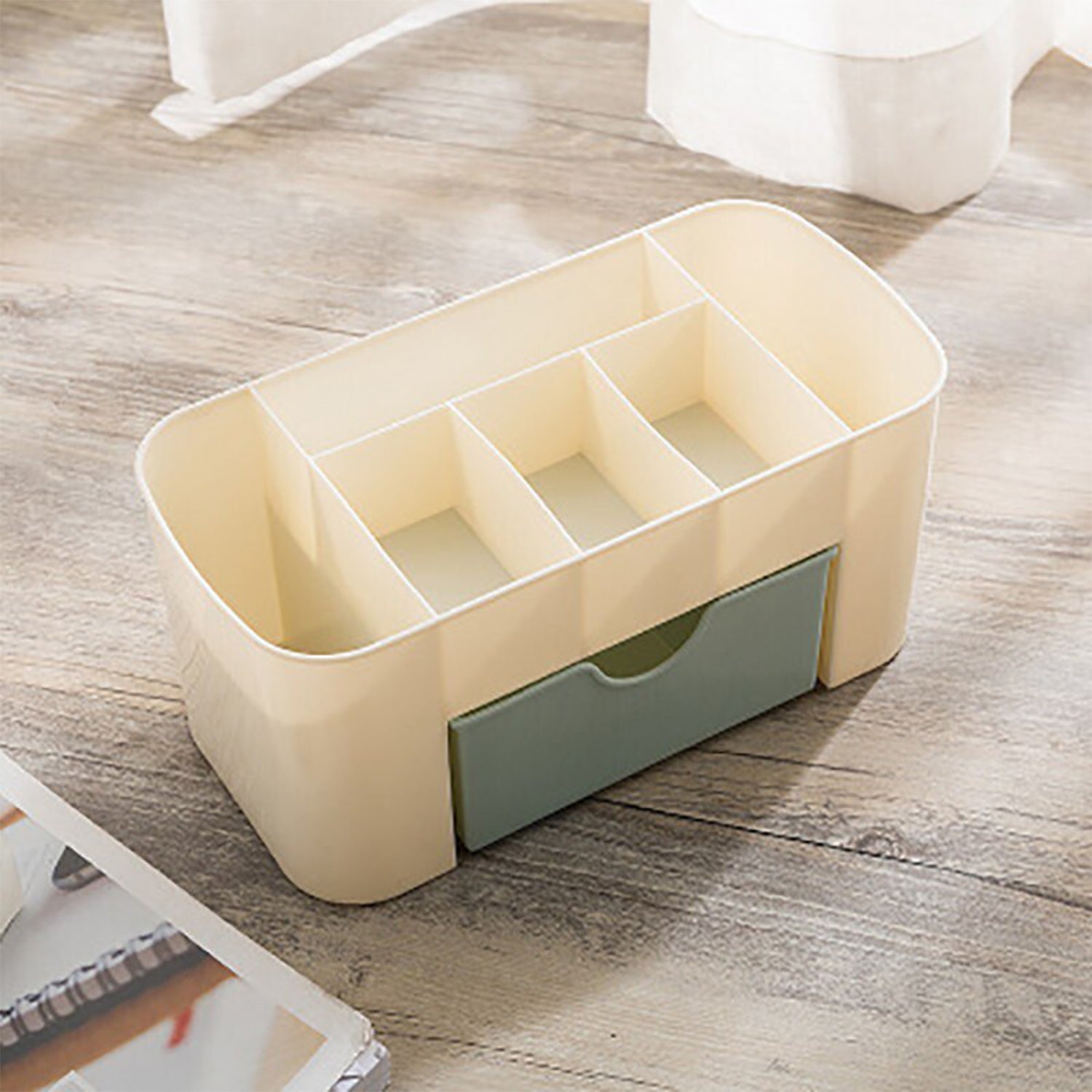 6114 Makeup Cutlery Box Used for storing makeup equipments and kits used by womens and ladies. 6114 Makeup Cutlery Box Used for storing makeup equipments and kits used by womens and ladies.
